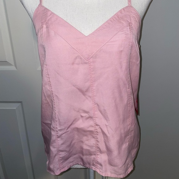 Vince Camuto Tops - NWT Vince Camuto Dusty Blossom Tank Top